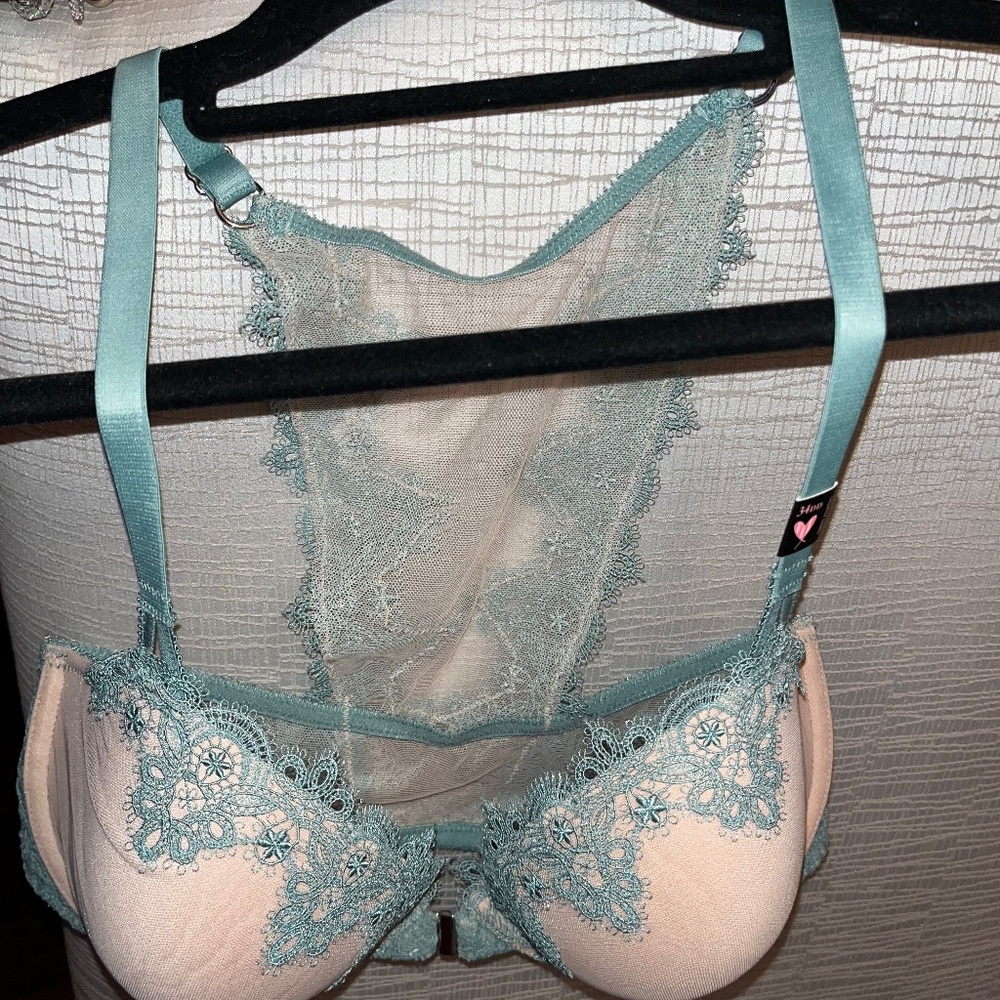 Bra 34DD